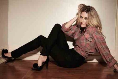 Elizabeth Cook: Country Music Unfit for the Opry Image